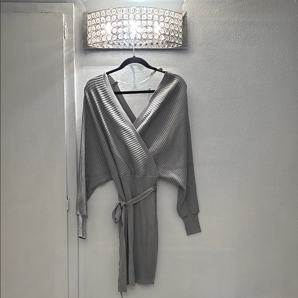 Elegant Gray Long Sleeve Dress